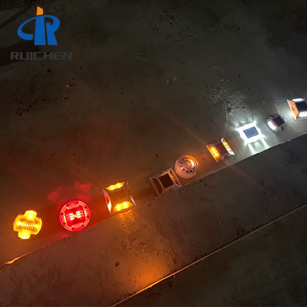 <h3>Tempered Glass Solar Powered Road Studs Manufacturer-RUICHEN </h3>
